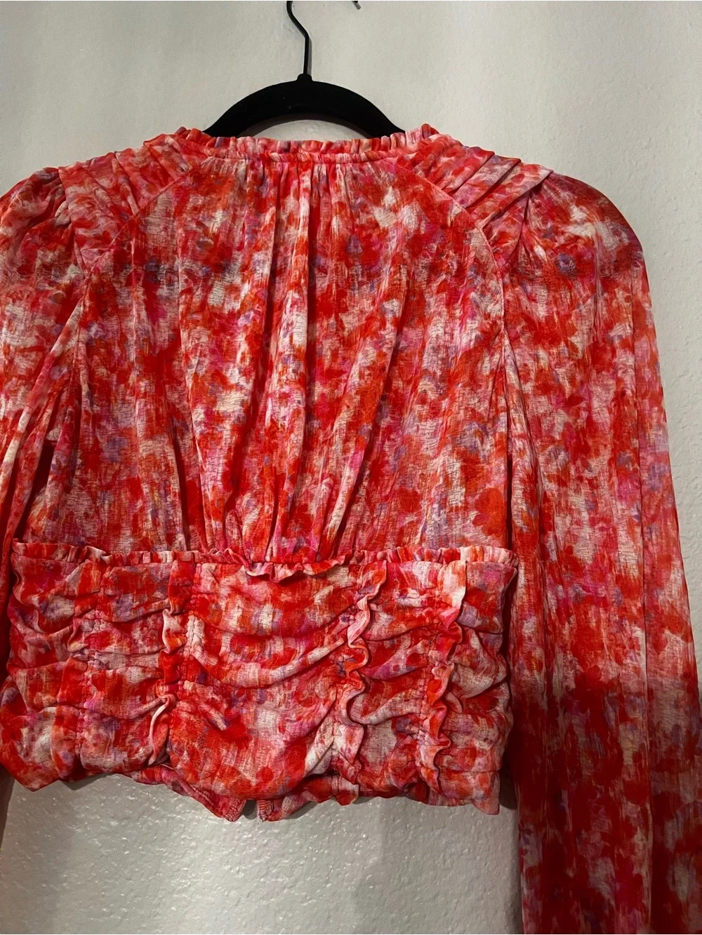 Anthropologie women’s Red-Orange Printed Ruffled Button-Front Top. Preowned